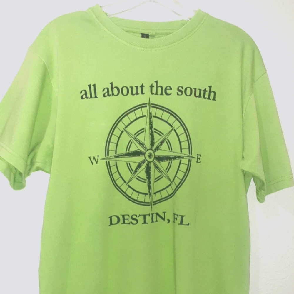 Womens t shirt sz SMALL